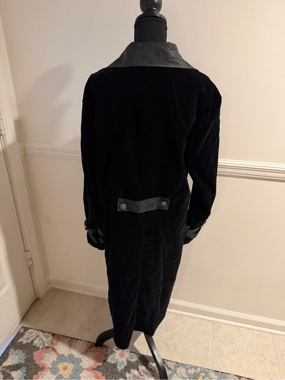 VICTORIAN VAMPIRE JACKET - Picture 5 of 9